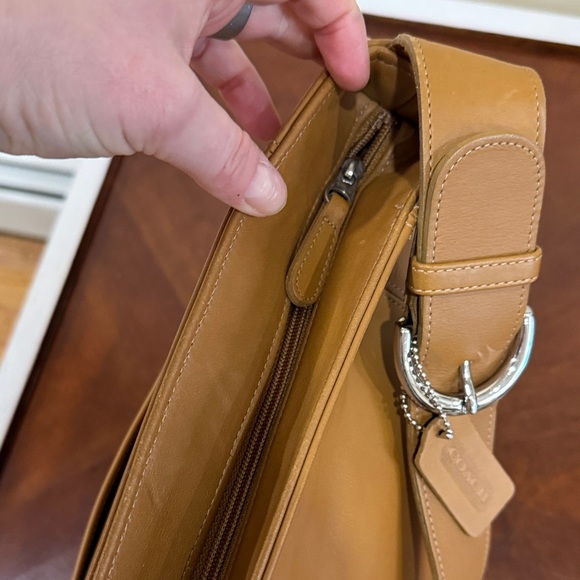 Coach Tan leather Shoulder Bag no. K7C 4169 - Picture 11 of 15